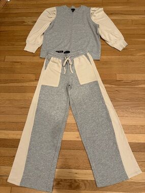 Who What Wear Women Two-Tone Crewneck Lounge Set - Gray & Cream NWT